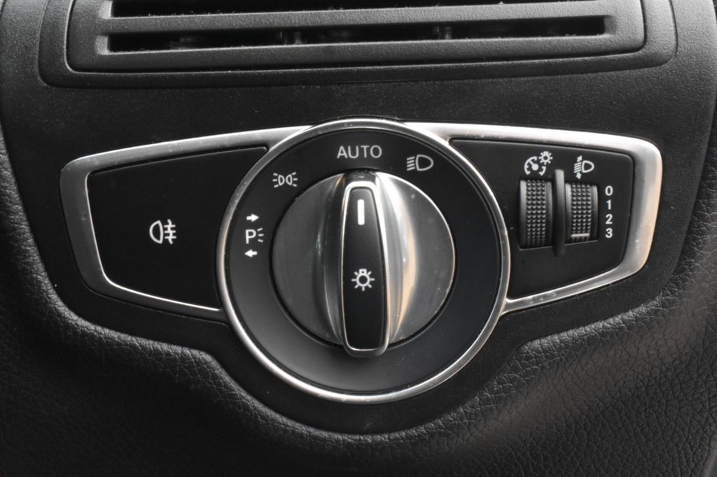 Used Mercedes-Benz C Class 2018 for sale - 76520572: Photo 30