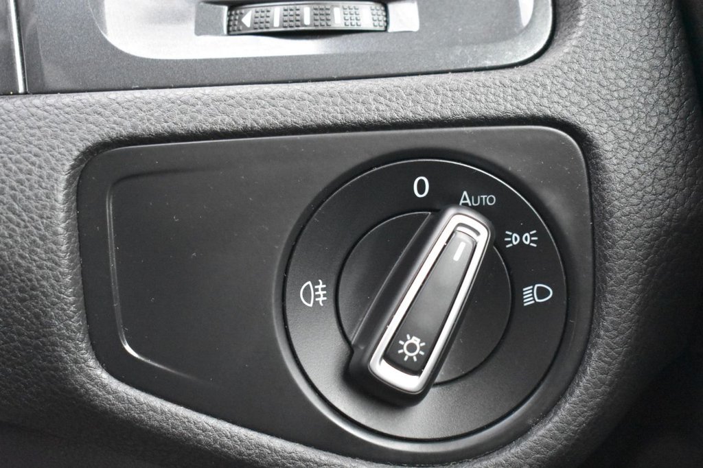 Used Volkswagen Golf 2019 for sale - 77394580: Photo 32