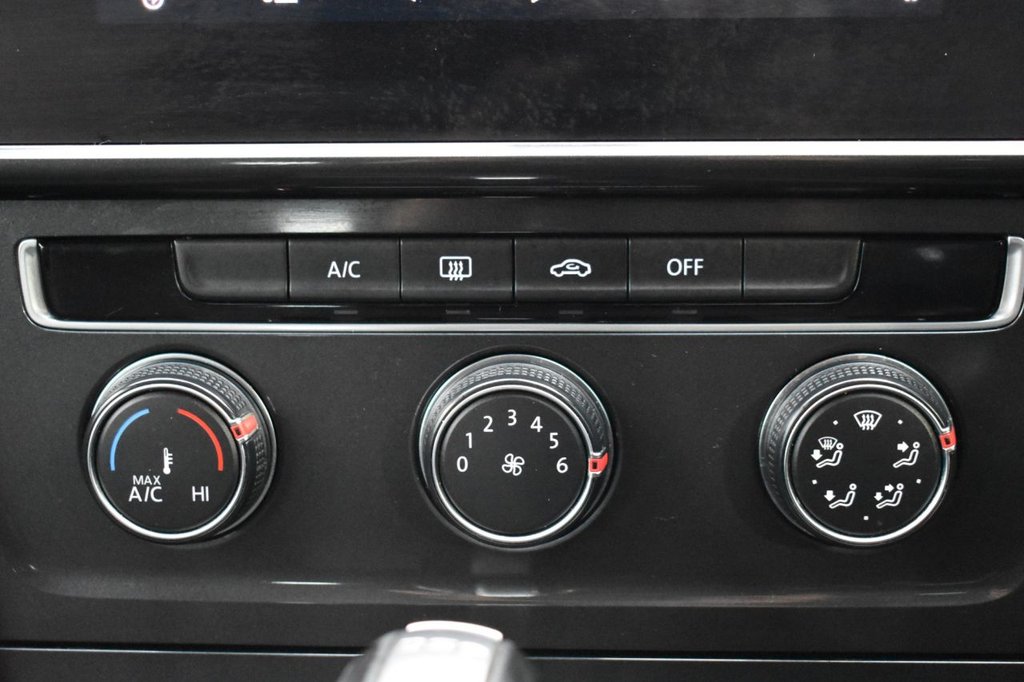 Used Volkswagen Golf 2019 for sale - 77394580: Photo 45