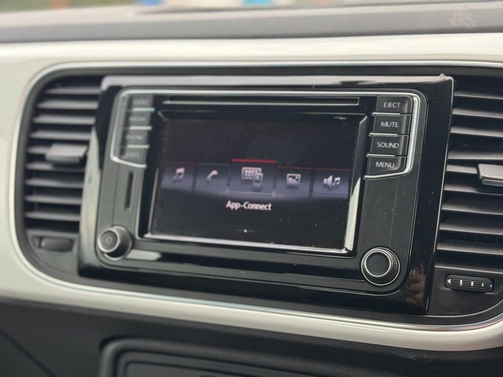 Used Volkswagen Beetle 2015 for sale - 76670518: Photo 35