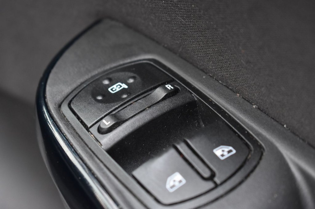 Used Vauxhall Corsa 2017 for sale - 76973200: Photo 29