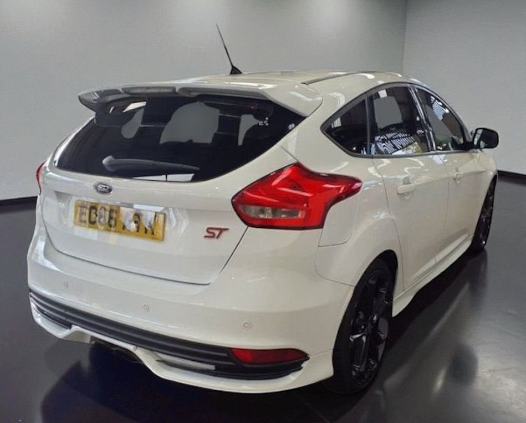 Used Ford Focus 2016 for sale - 76520745: Photo 3
