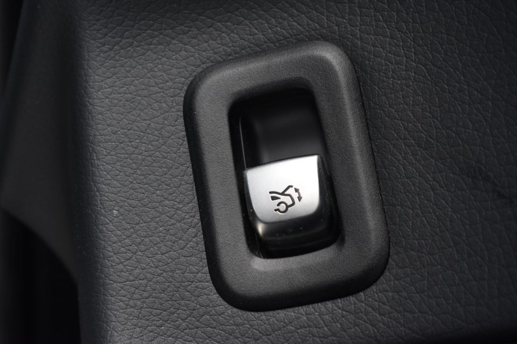 Used Mercedes-Benz EQC 2022 for sale - 77231925: Photo 30