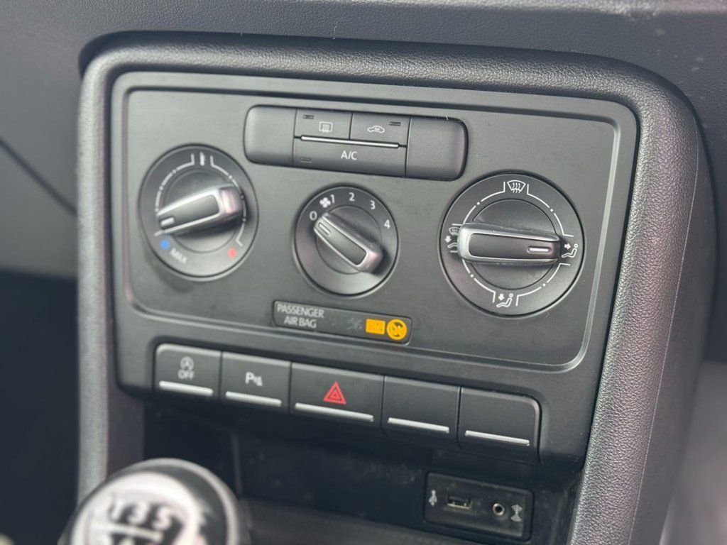 Used Volkswagen Beetle 2015 for sale - 76400174: Photo 39