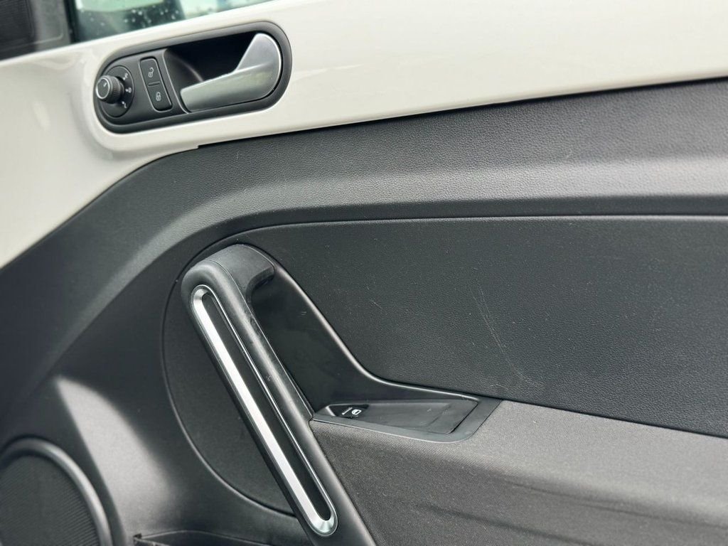 Used Volkswagen Beetle 2015 for sale - 76400174: Photo 40