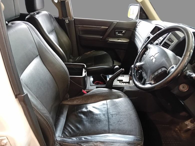 Used Mitsubishi Shogun 2018 for sale - 76396024: Photo 2