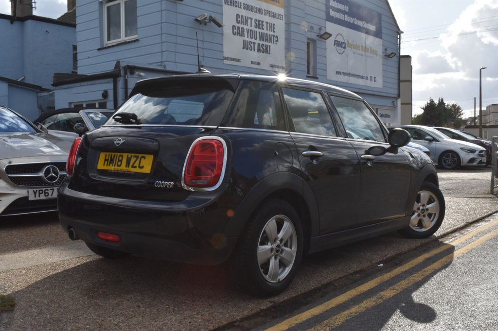 Used MINI Hatch 2018 for sale - 76400158: Photo 9