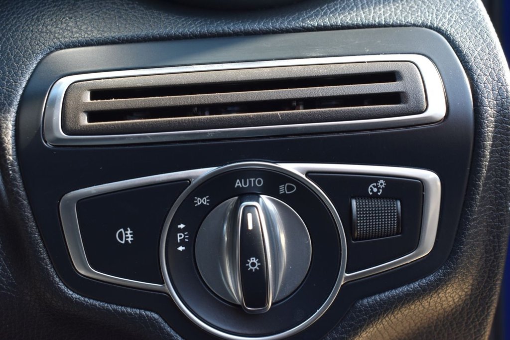 Used Mercedes-Benz C Class 2018 for sale - 77451903: Photo 32