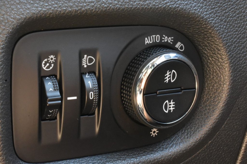 Used Vauxhall Astra 2017 for sale - 77498404: Photo 32