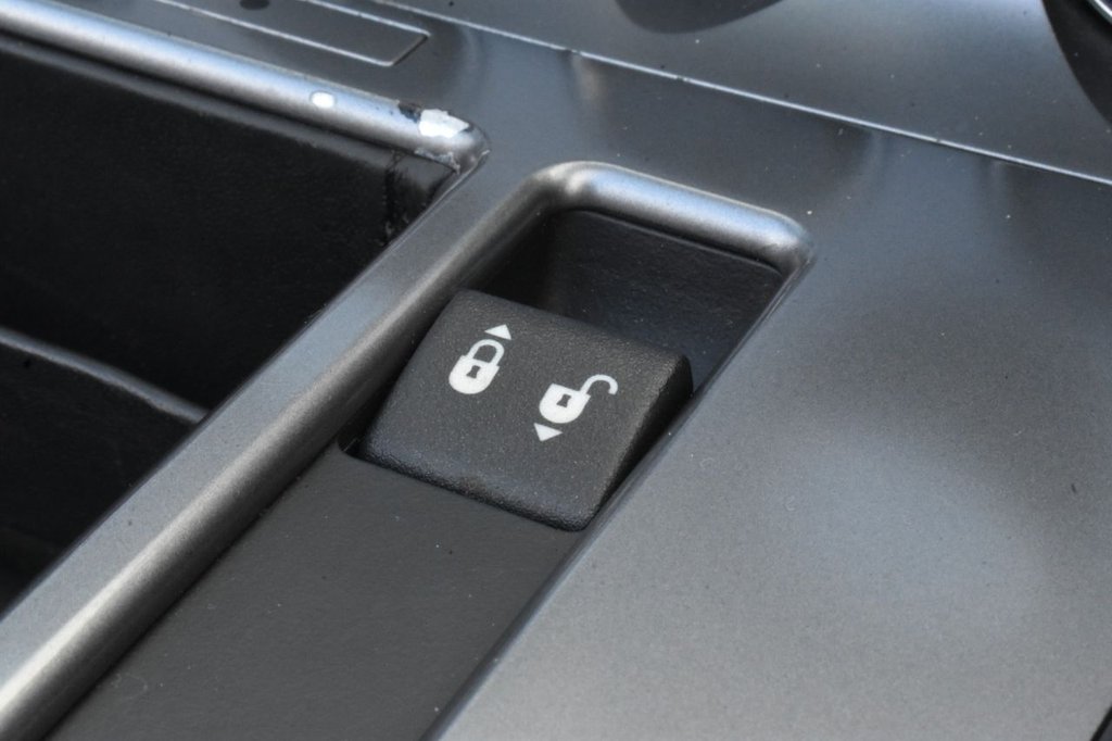 Used Aston Martin DB9 2007 for sale - 77327591: Photo 40