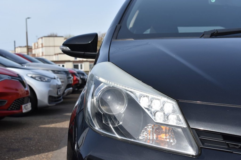 Used Toyota Yaris 2012 for sale - 78212615: Photo 3