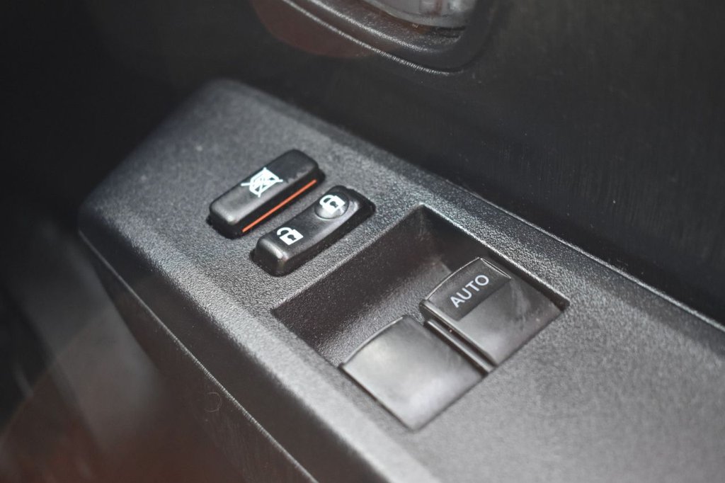 Used Toyota Yaris 2012 for sale - 78212615: Photo 32