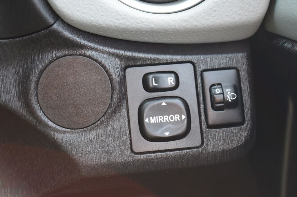 Used Toyota Yaris 2012 for sale - 78212615: Photo 33