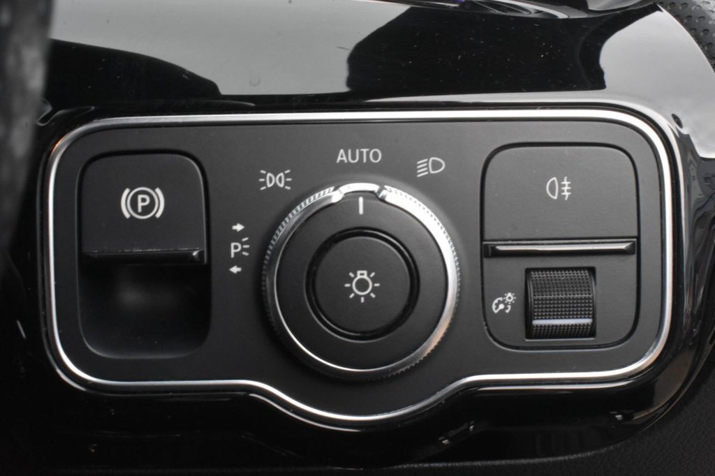 Used Mercedes-Benz A-Class 2018 for sale - 76528742: Photo 29