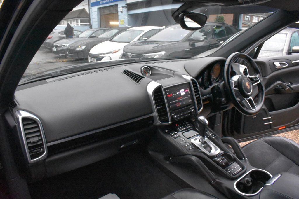 Used Porsche Cayenne 2017 for sale - 76724145: Photo 16