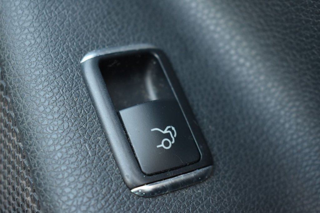 Used Mercedes-Benz CLA 2017 for sale - 76528746: Photo 32