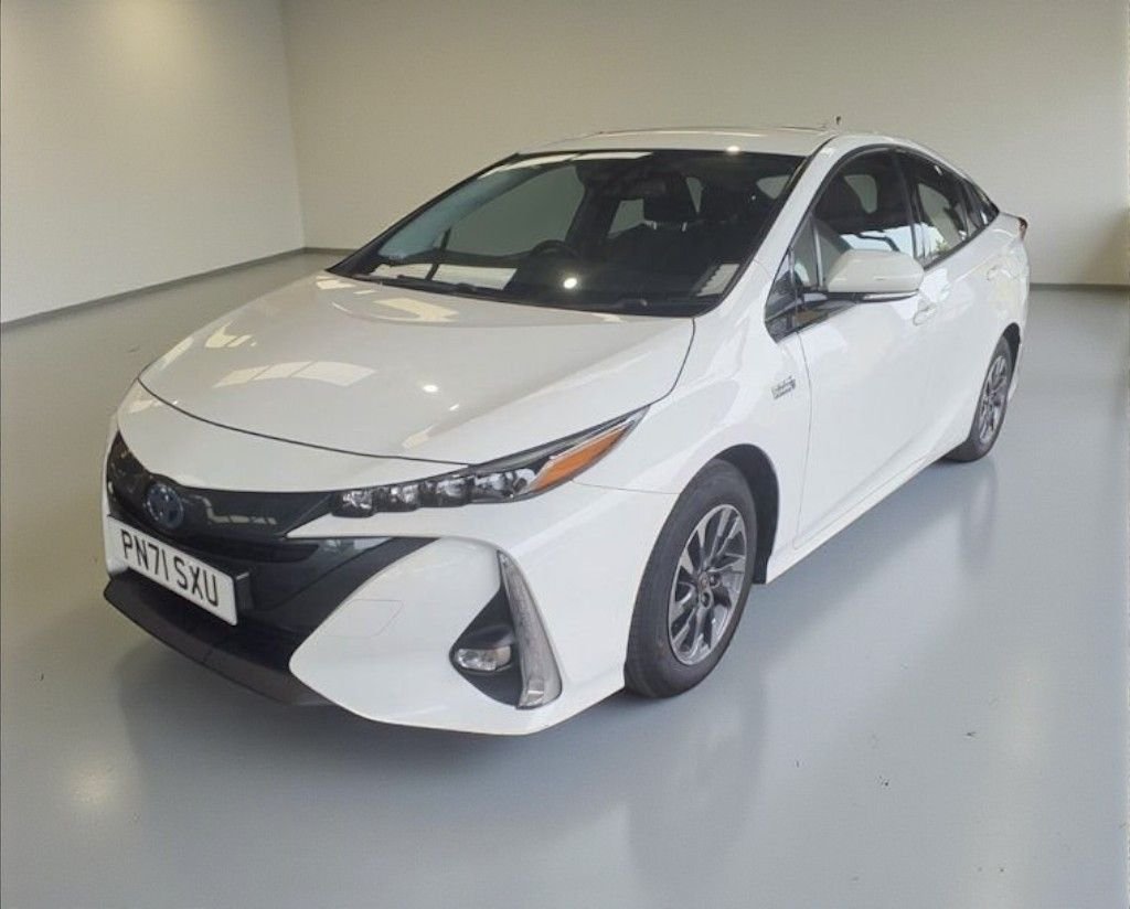 Used Toyota Prius 2021 for sale - 76400182: Photo 3