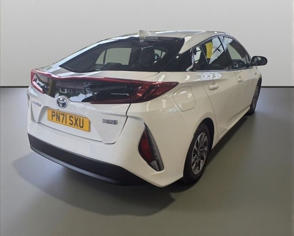 Used Toyota Prius 2021 for sale - 76400182: Photo 5