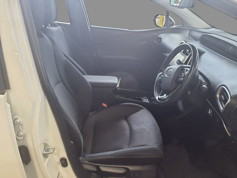 Used Toyota Prius 2021 for sale - 76400182: Photo 9