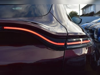 Used Aston Martin DBX 2021 for sale - 77287514: Photo