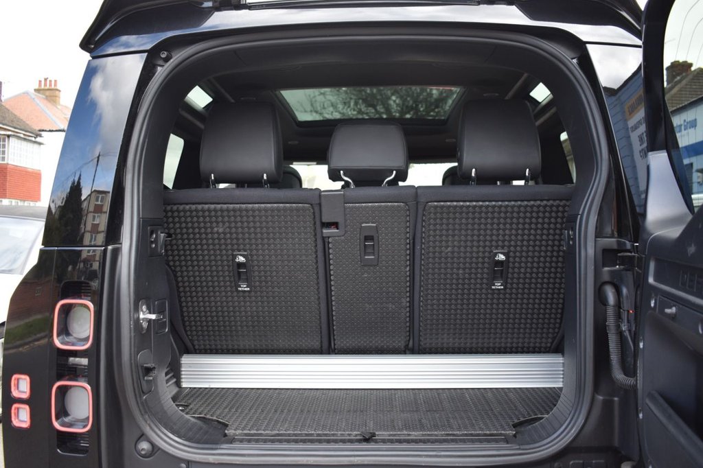 Used Land Rover Defender 2021 for sale - 78124671: Photo 17