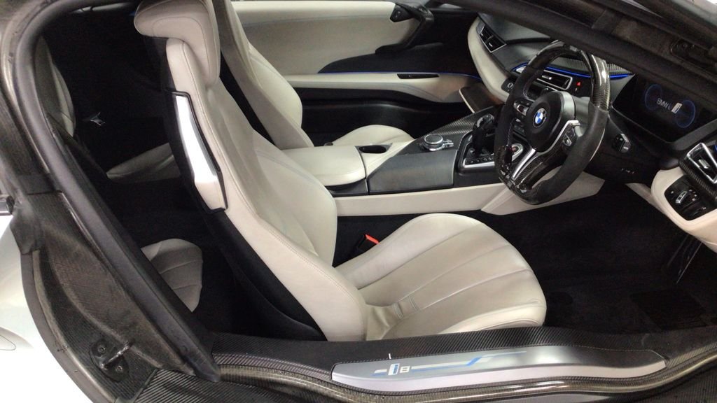Used BMW i8 2018 for sale - 77360080: Photo 11