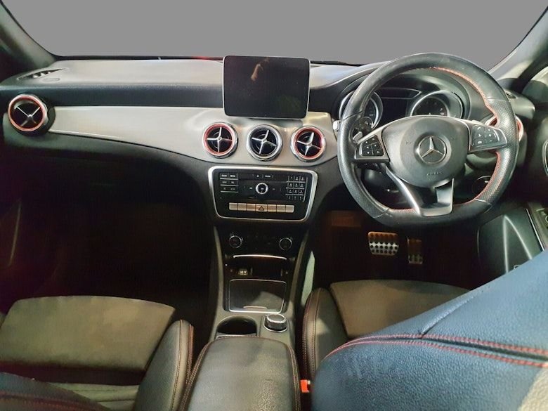 Used Mercedes-Benz GLA 2018 for sale - 77642637: Photo 9