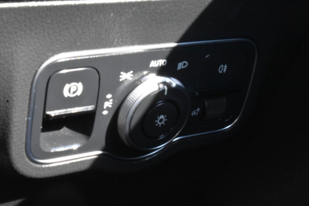 Used Mercedes-Benz B Class 2019 for sale - 76400139: Photo 32