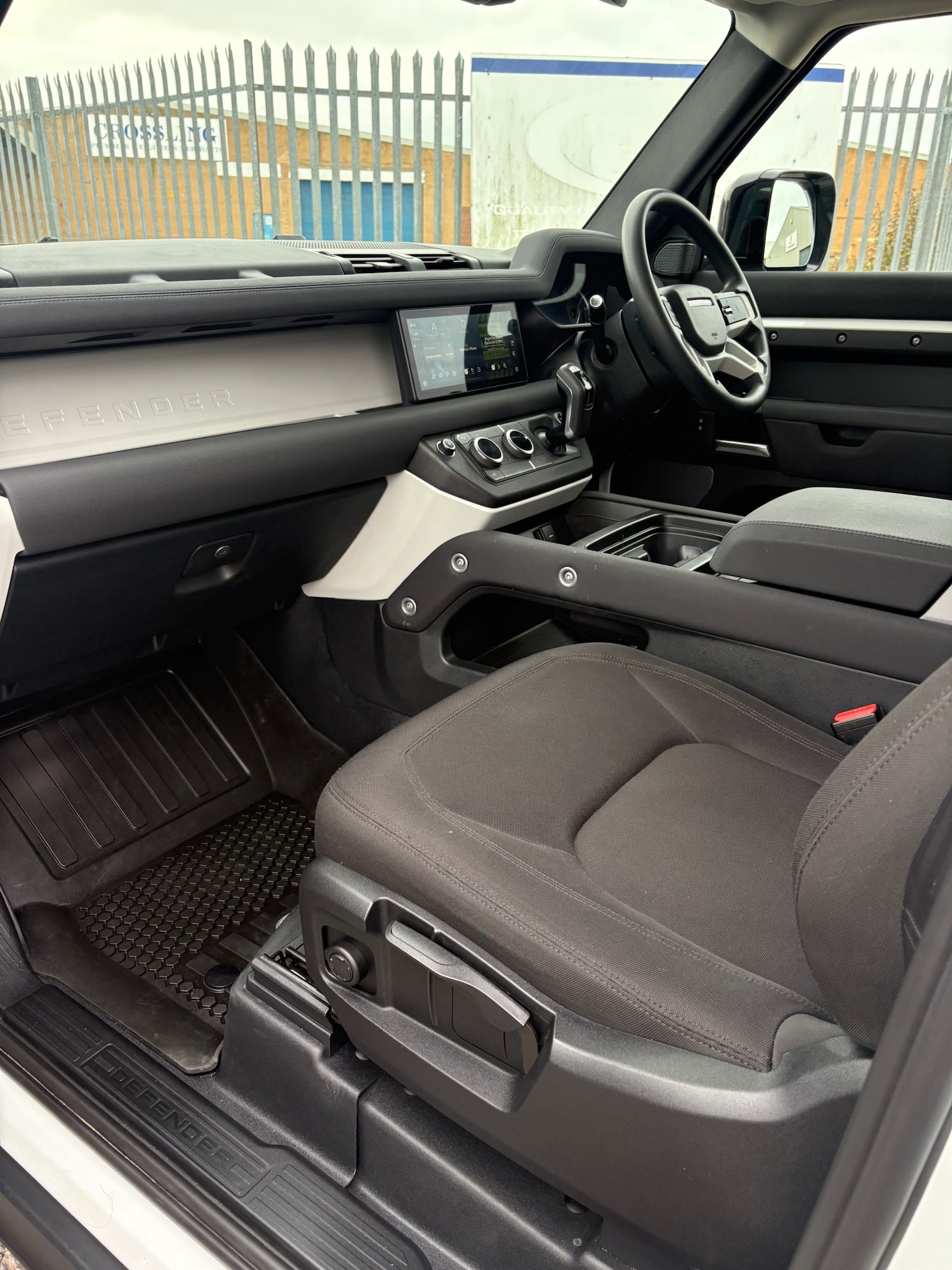 Used Land Rover Defender 2022 for sale - 76262698: Photo 11