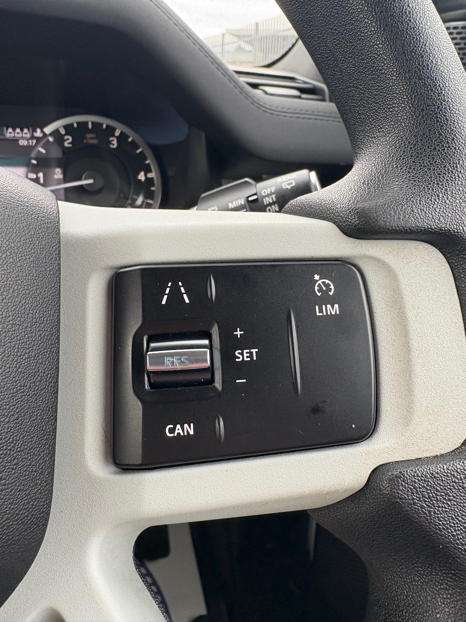 Used Land Rover Defender 2022 for sale - 76262698: Photo 17