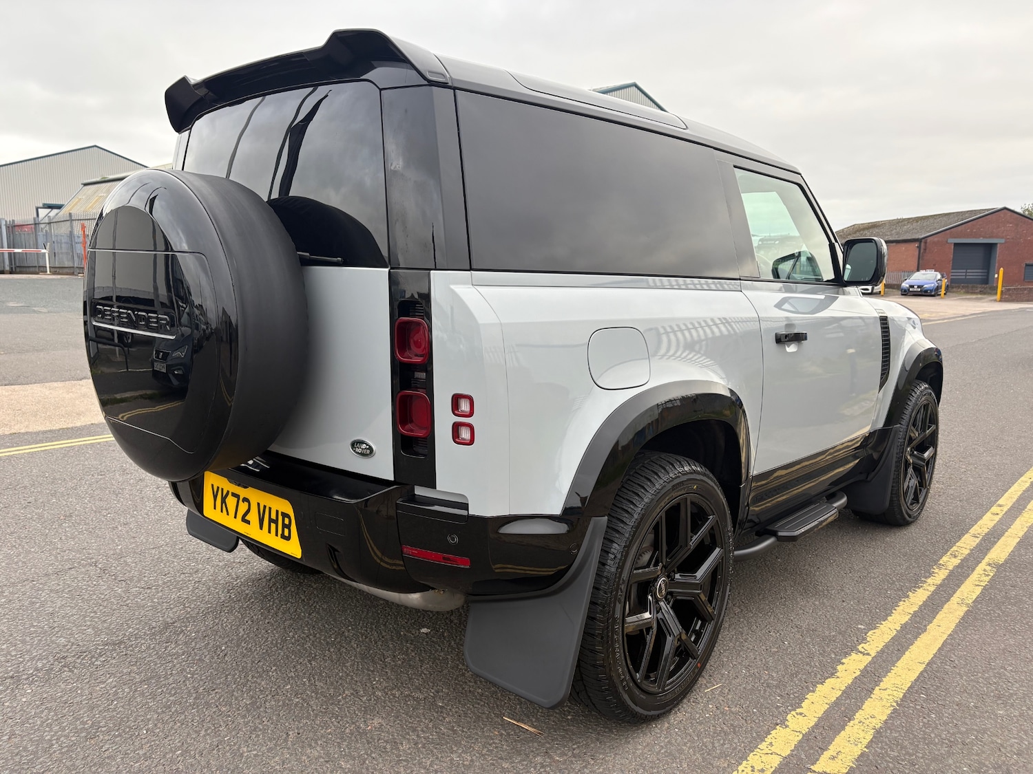 Used Land Rover Defender 2022 for sale - 76262698: Photo 3