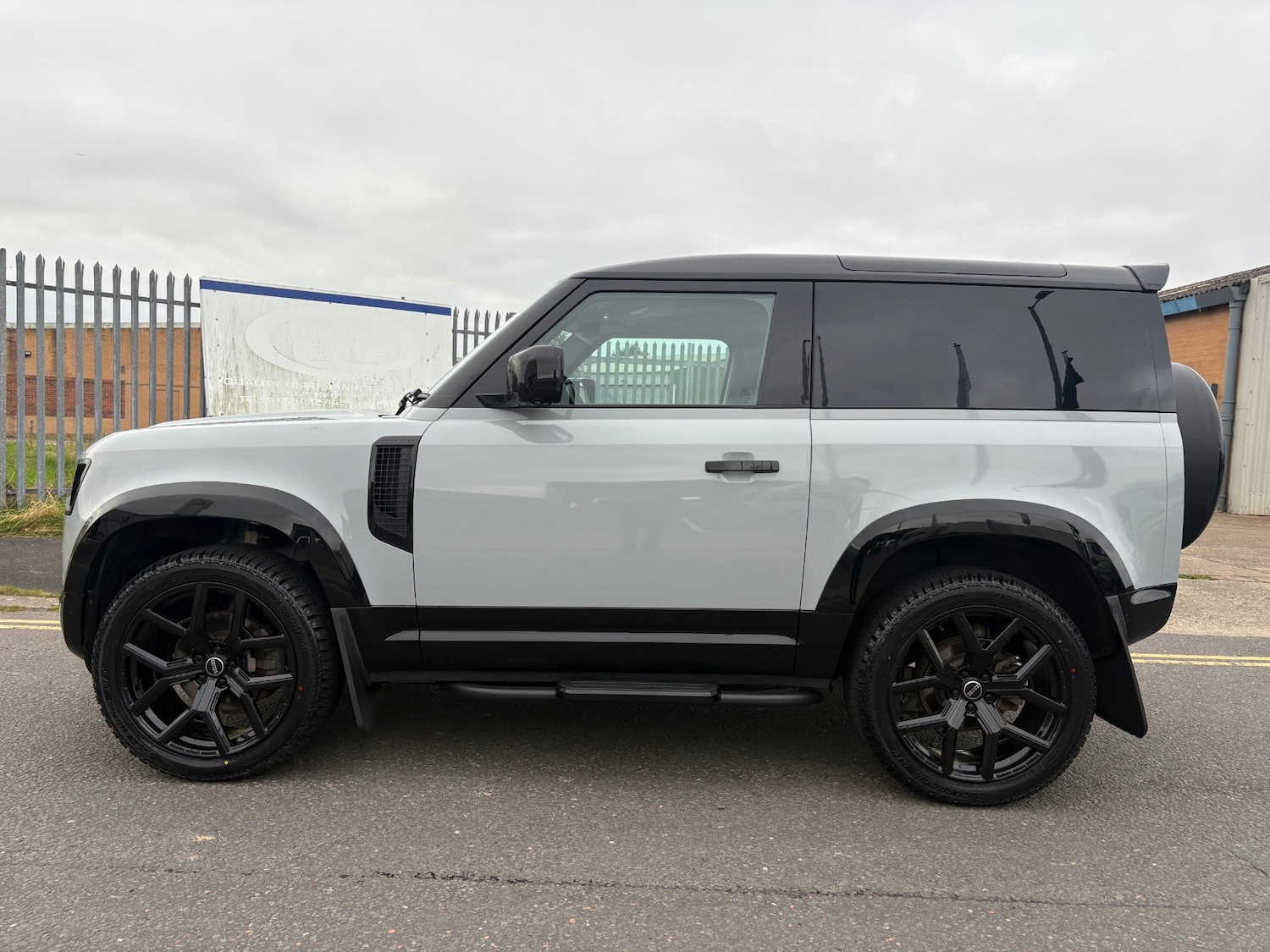 Used Land Rover Defender 2022 for sale - 76262698: Photo 6