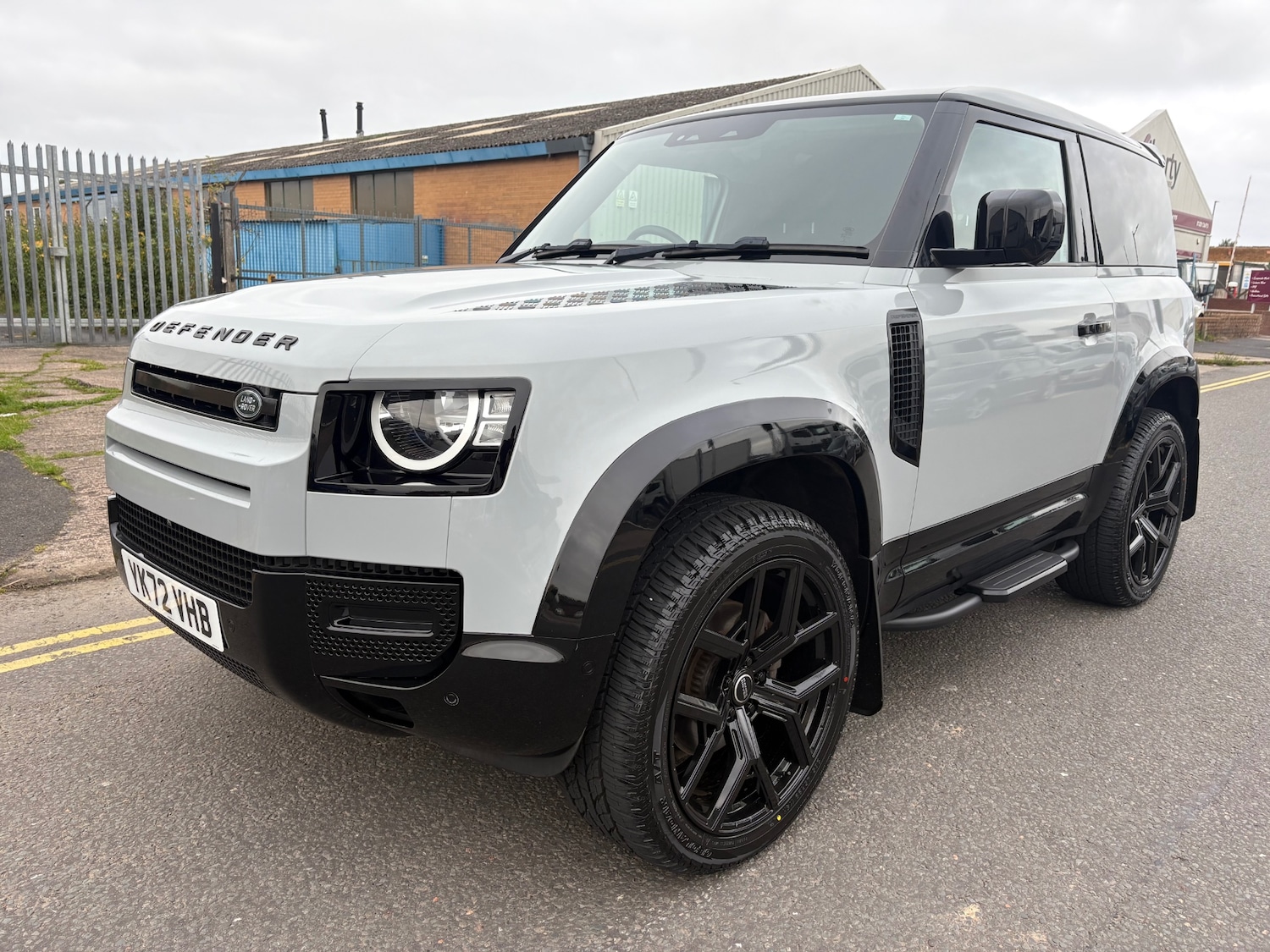 Used Land Rover Defender 2022 for sale - 76262698: Photo 7
