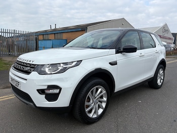 Used Land Rover Discovery Sport 2017 for sale - 77945824: Photo