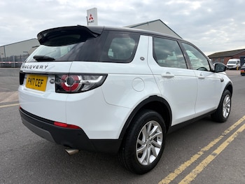 Used Land Rover Discovery Sport 2017 for sale - 77945824: Photo