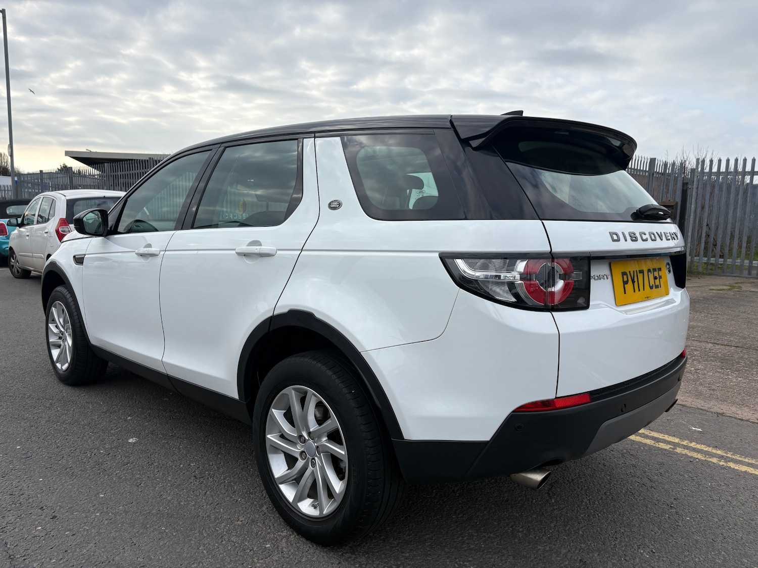 Used Land Rover Discovery Sport 2017 for sale - 77945824: Photo 5