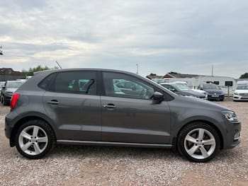 Used Volkswagen Polo 2016 for sale - 79674789: Photo