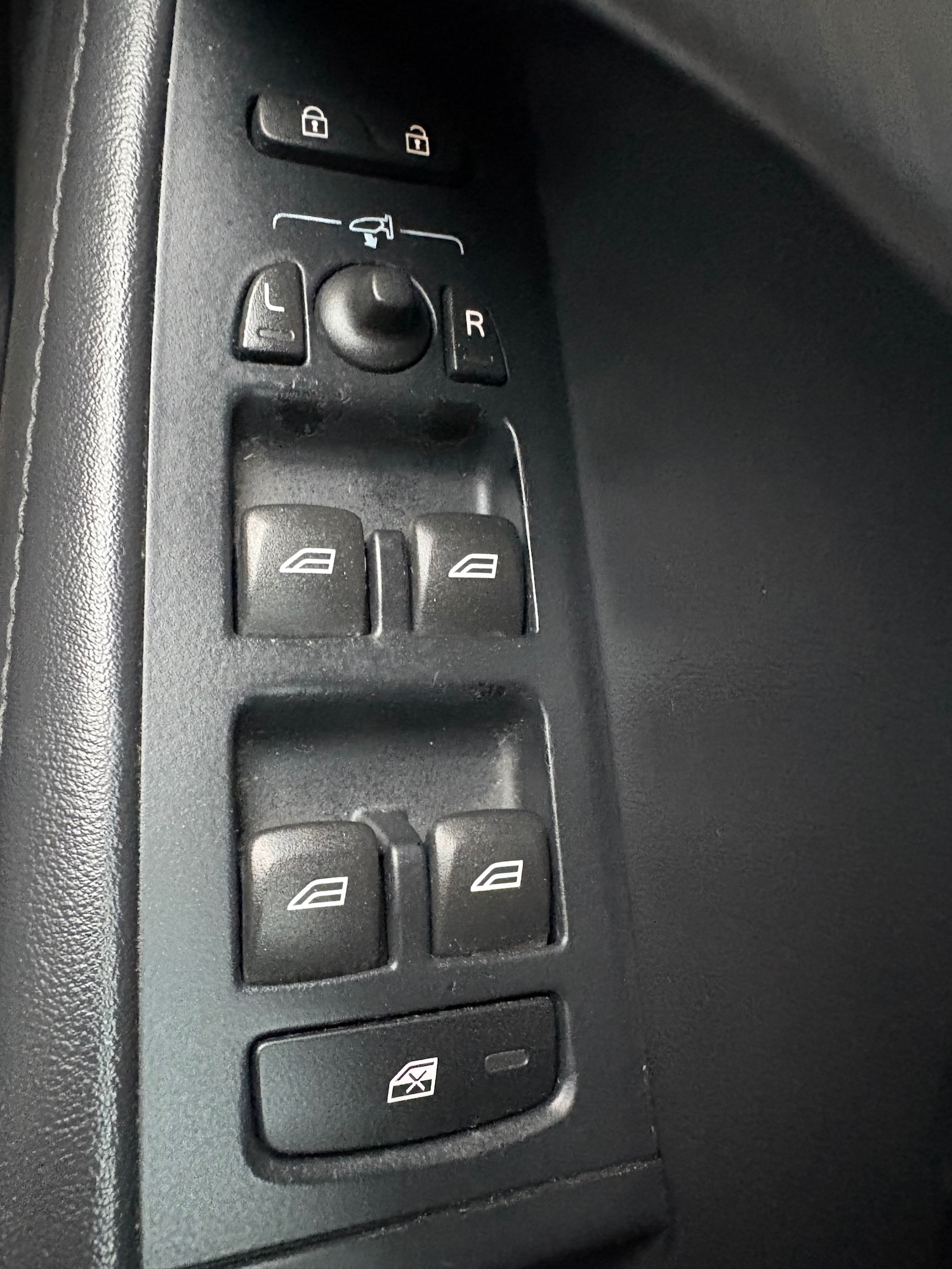 Used Volvo XC70 2014 for sale - 77065887: Photo 24