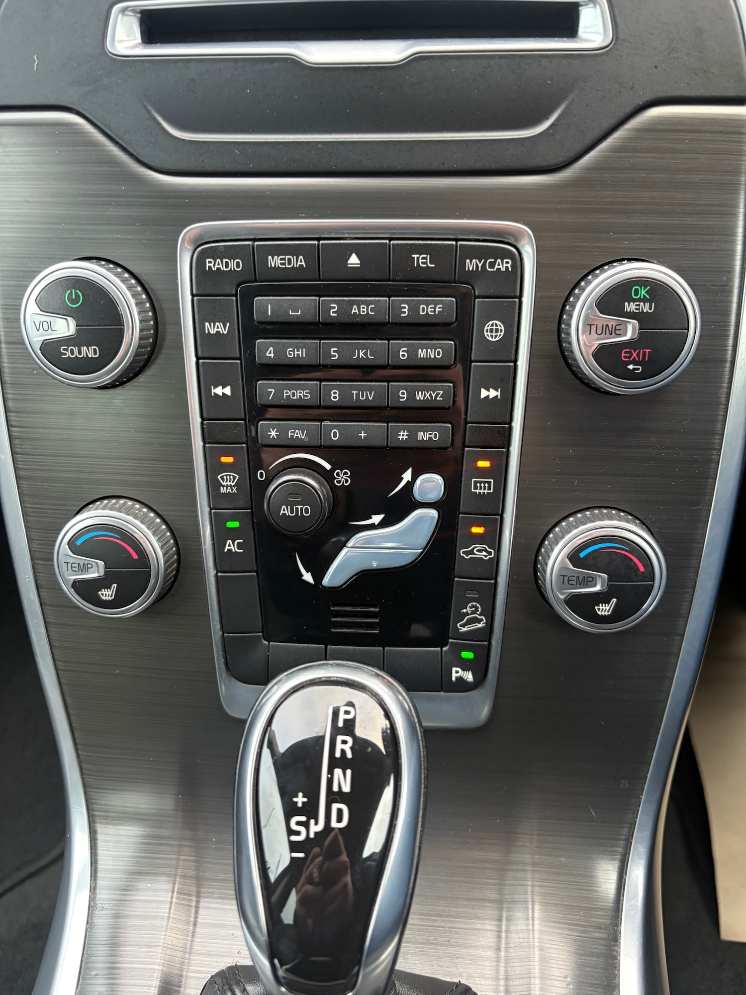 Used Volvo XC70 2014 for sale - 77065887: Photo 27