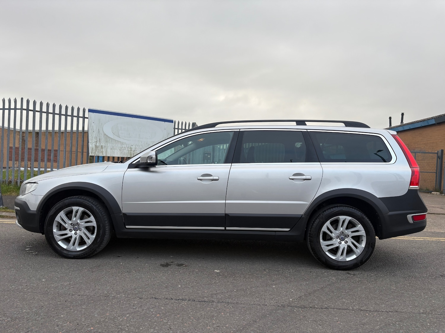 Used Volvo XC70 2014 for sale - 77065887: Photo 5