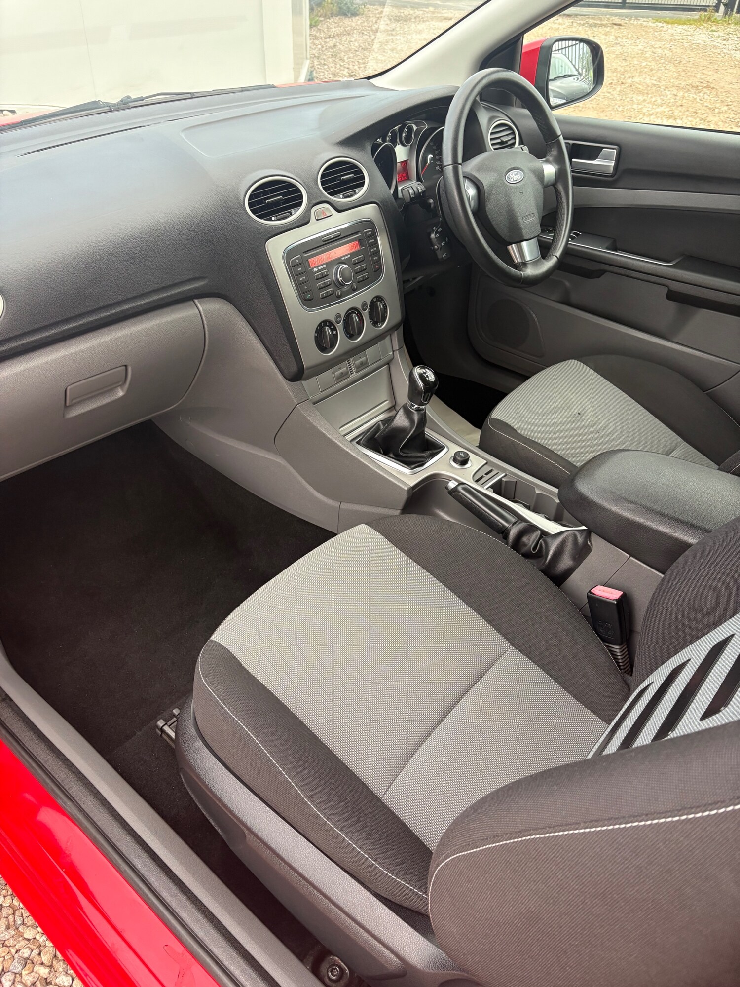 Used Ford Focus 2010 for sale - 76391141: Photo 10