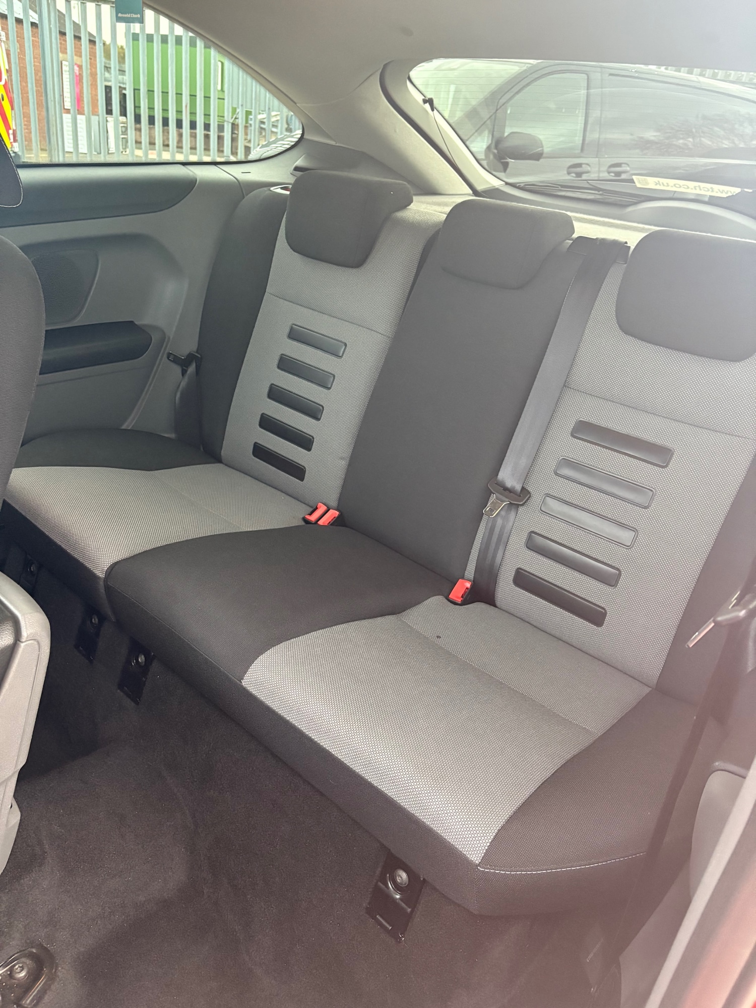 Used Ford Focus 2010 for sale - 76391141: Photo 11