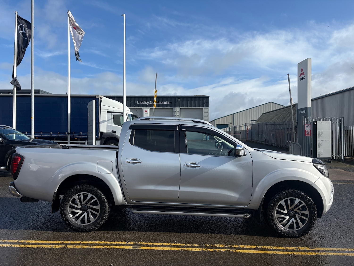 Used Nissan Navara 2016 for sale - 77888110: Photo 2