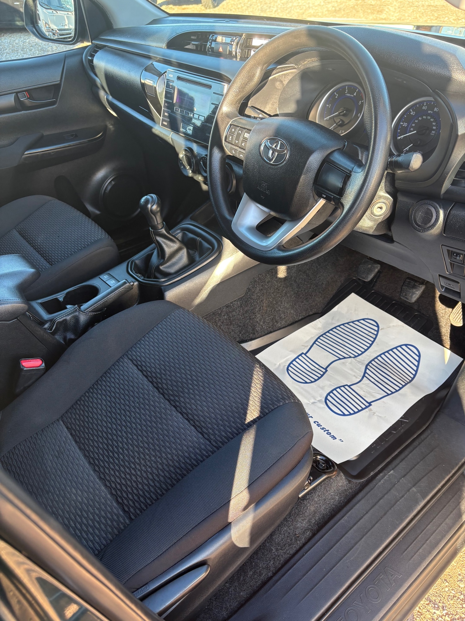 Used Toyota Hilux 2018 for sale - 76649660: Photo 8