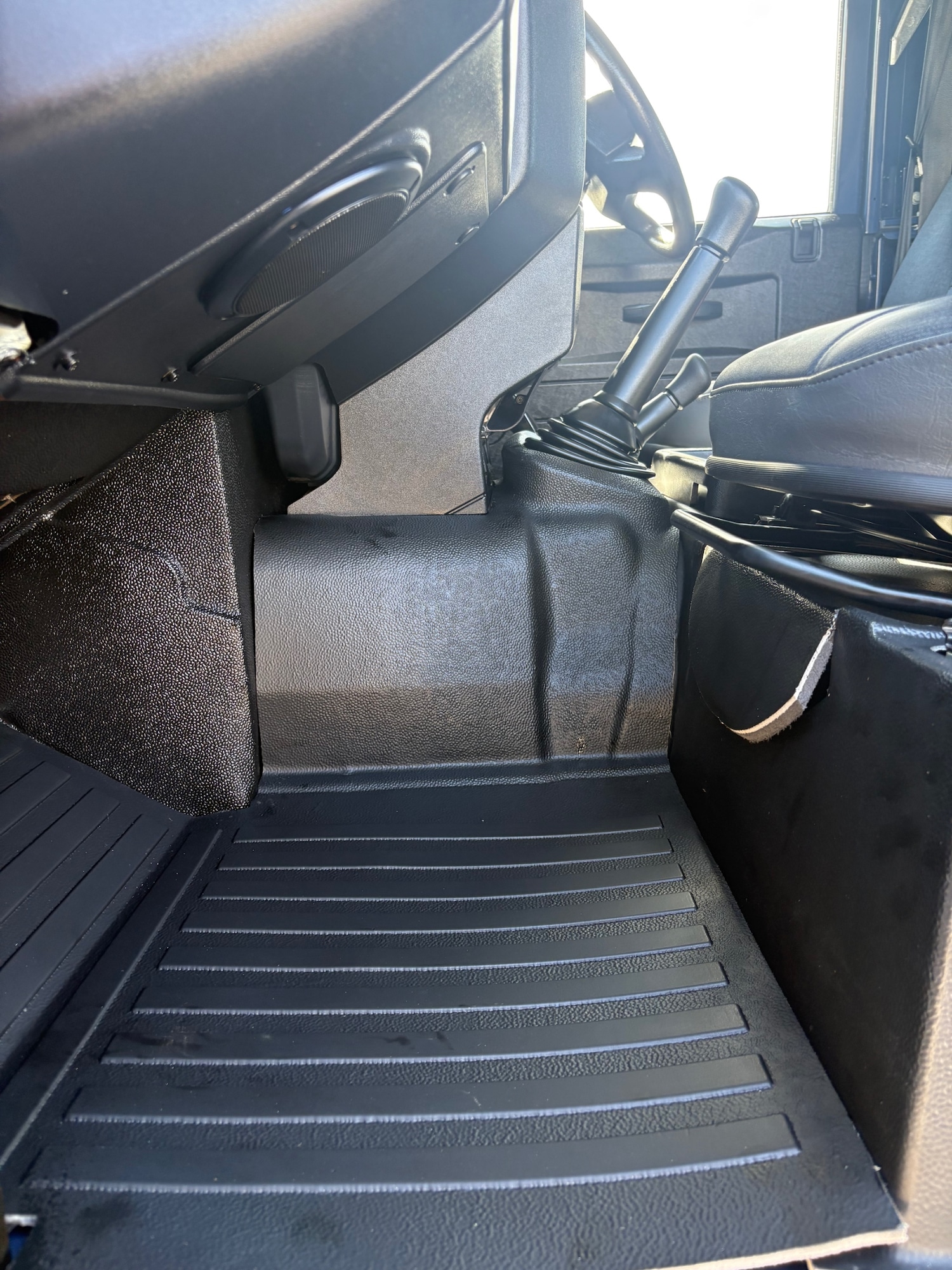 Used Land Rover Defender 2013 for sale - 78175924: Photo 16