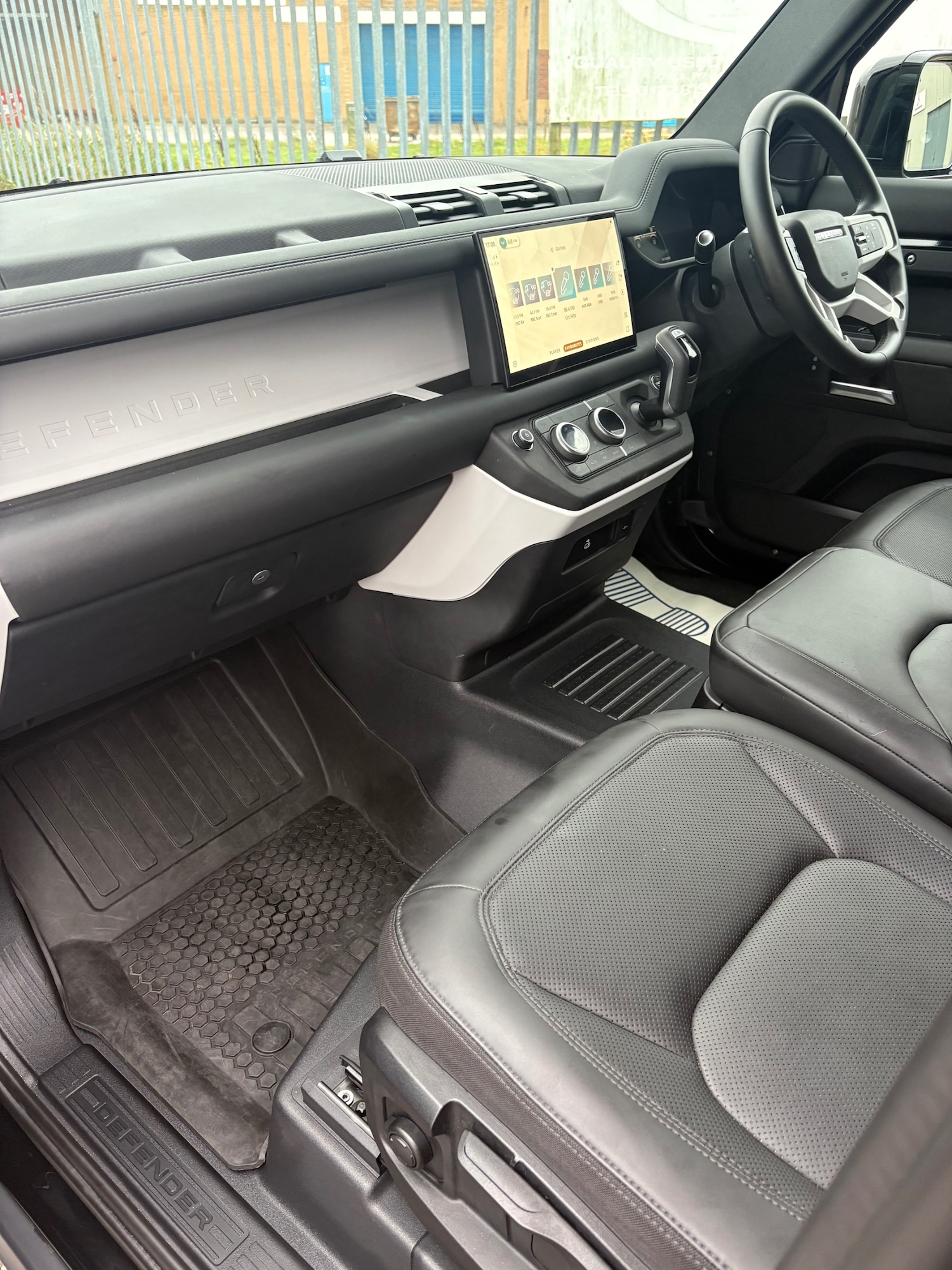 Used Land Rover Defender 2025 for sale - 76187381: Photo 10