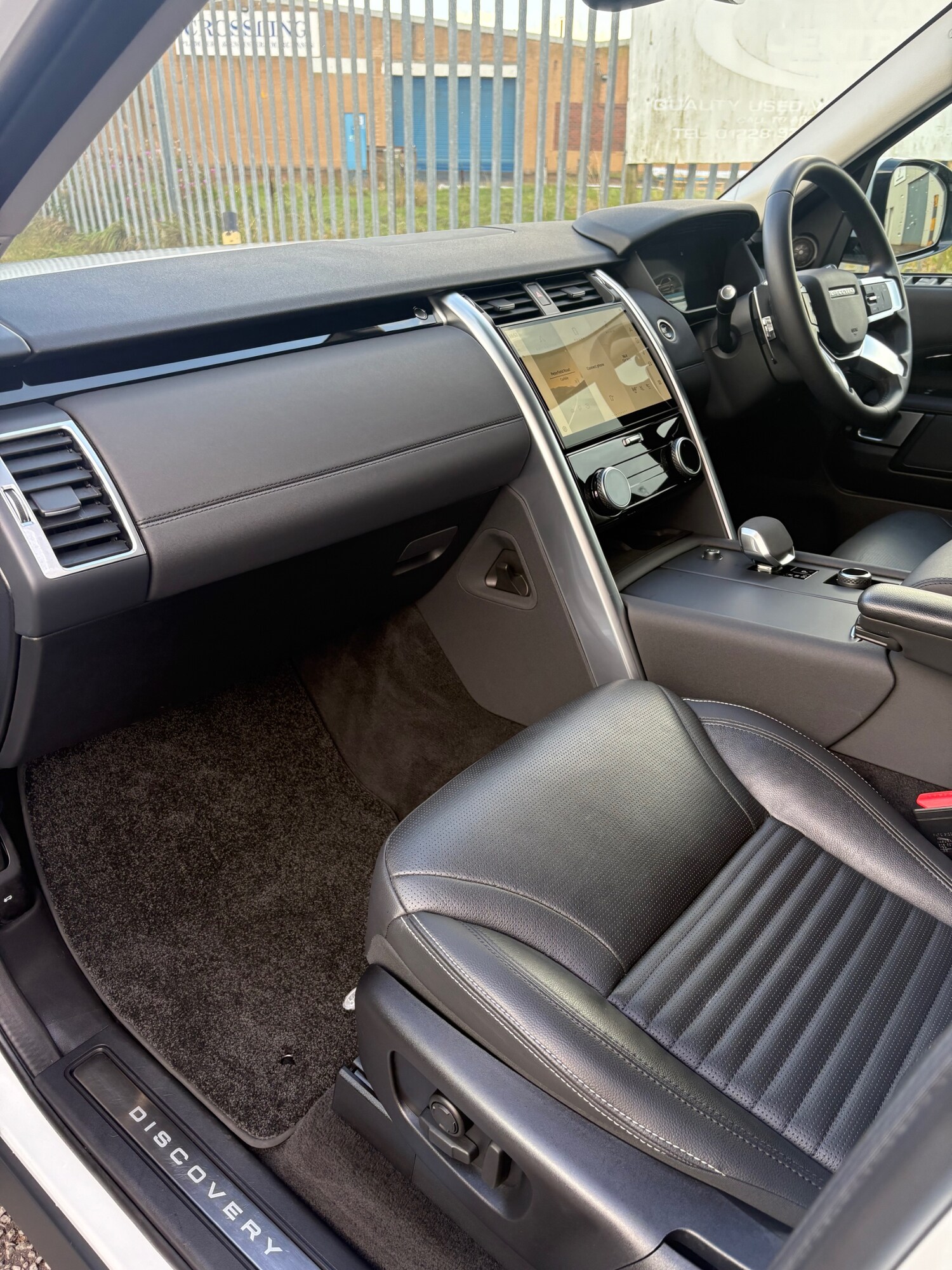 Used Land Rover Discovery 2023 for sale - 76024298: Photo 11