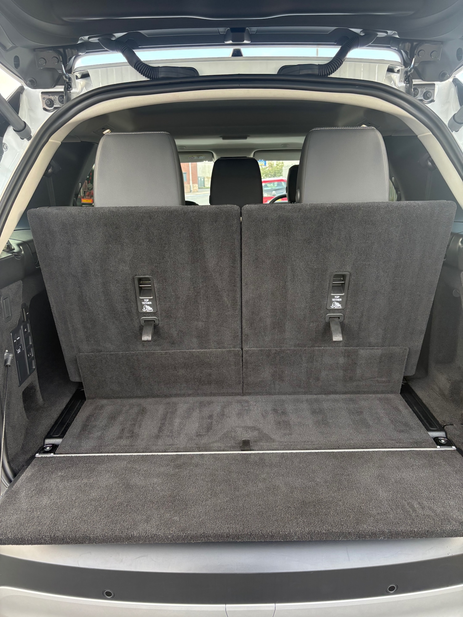 Used Land Rover Discovery 2023 for sale - 76024298: Photo 16