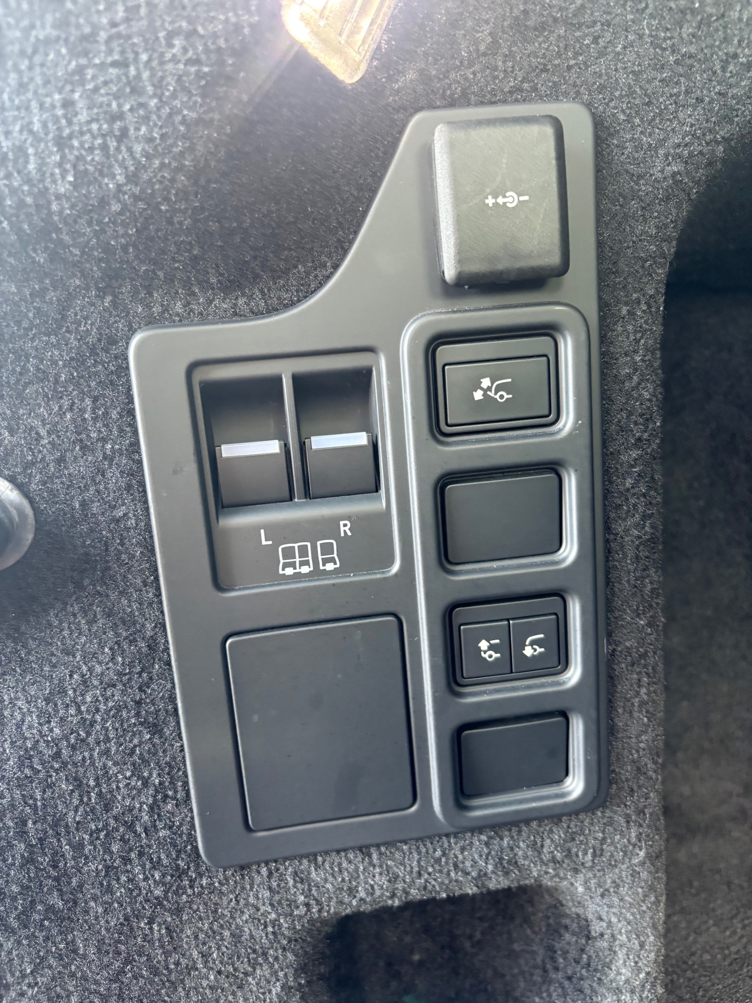 Used Land Rover Discovery 2023 for sale - 76024298: Photo 21