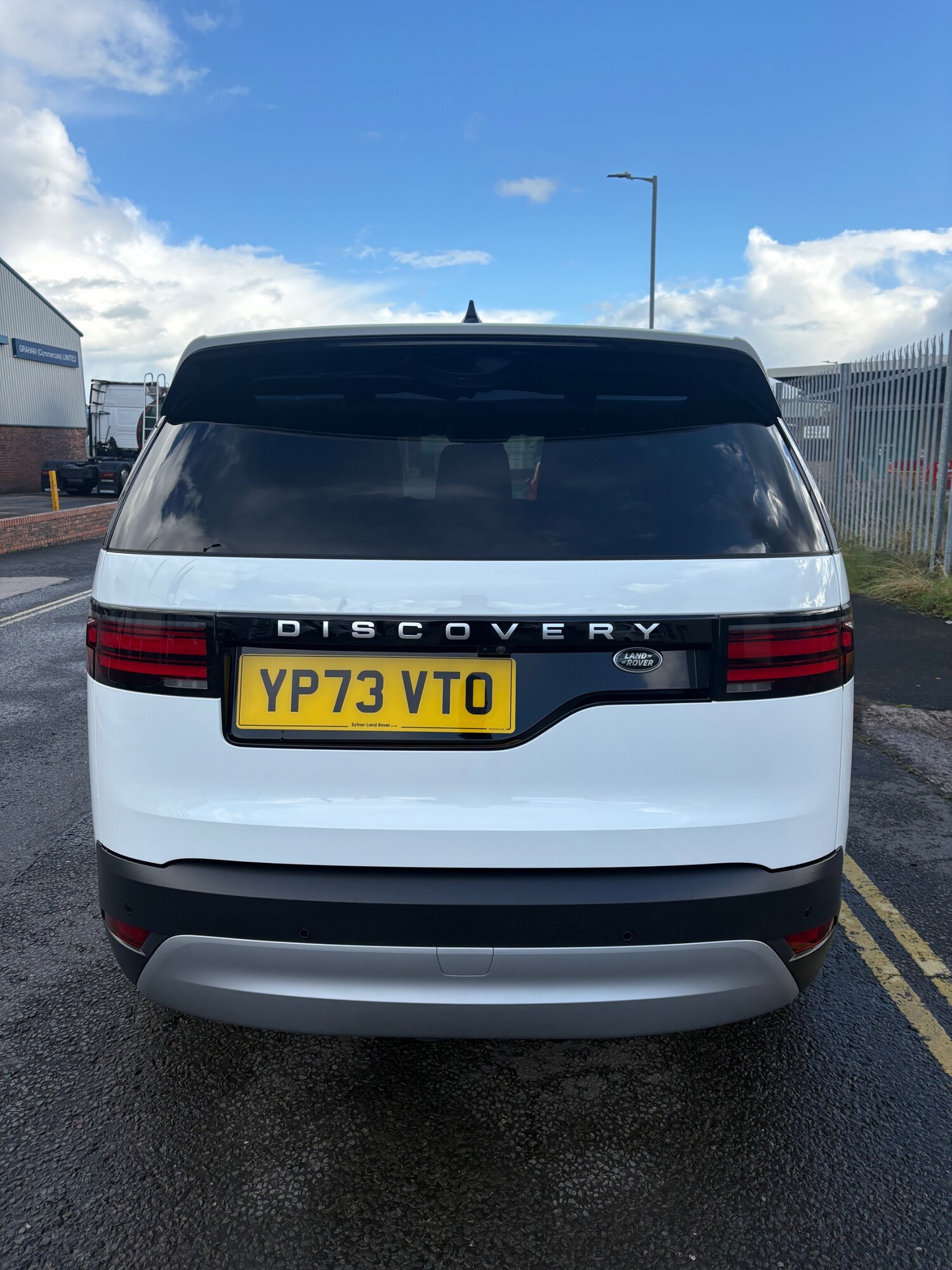 Used Land Rover Discovery 2023 for sale - 76024298: Photo 4